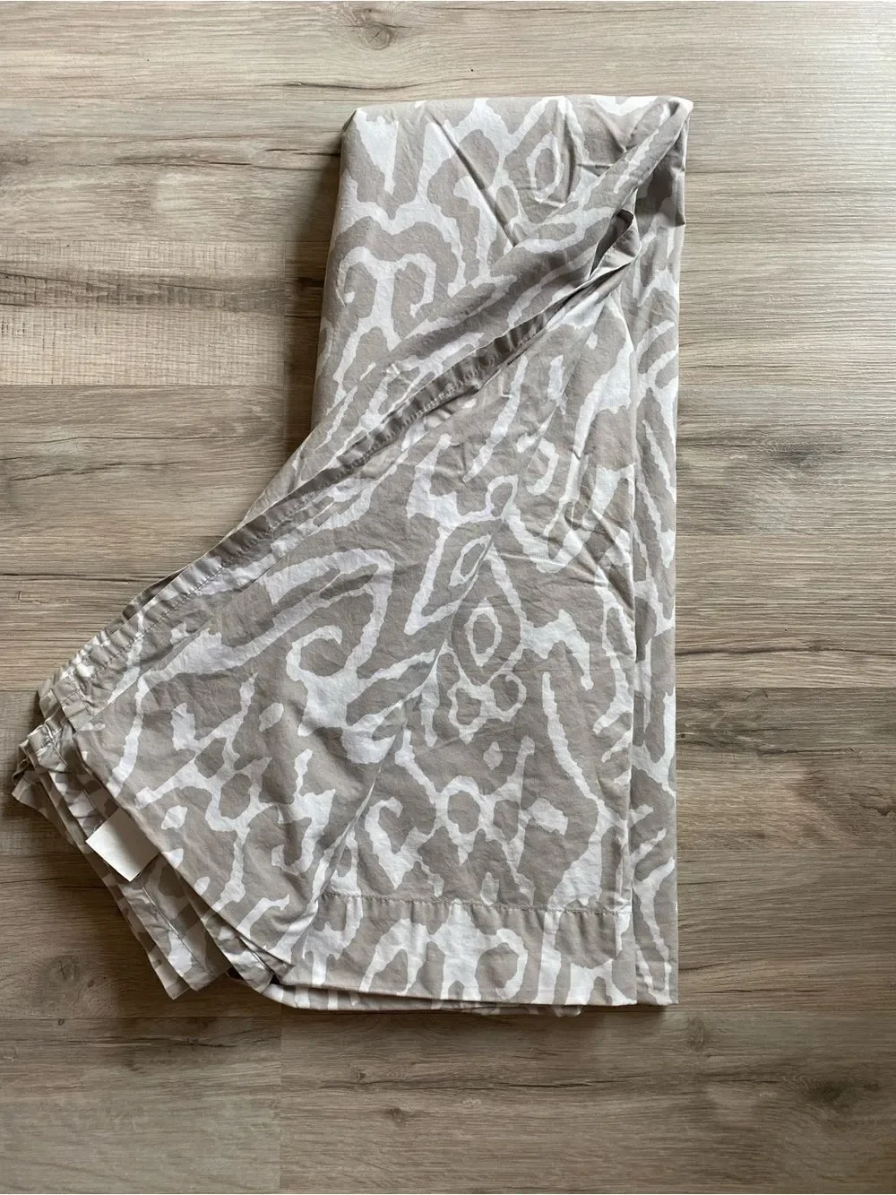 Potter Barn Neutral Ikat Print Fitted Twin Sheet Set
